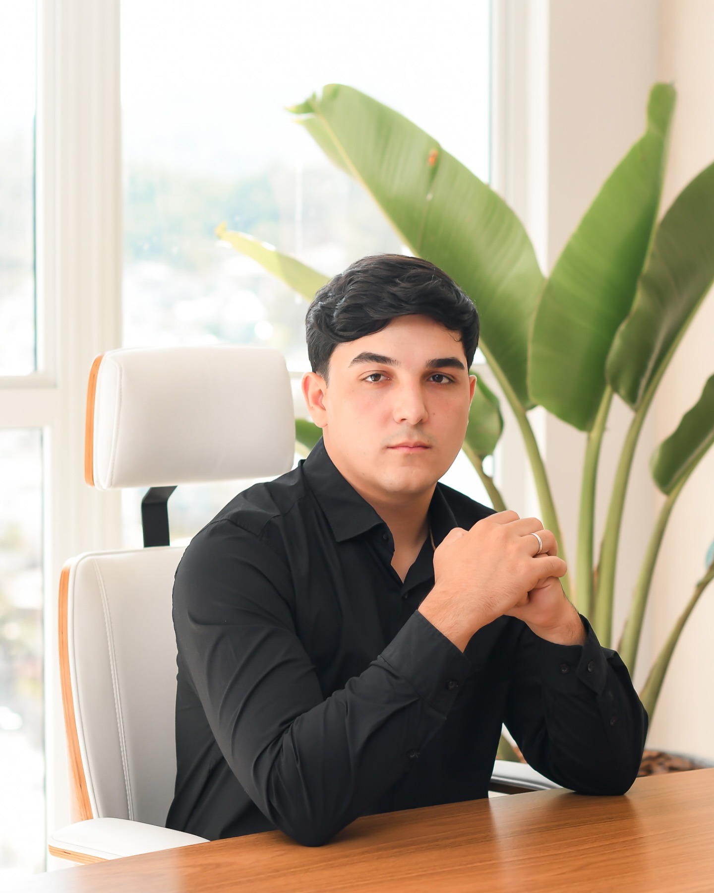 Gabriel Iba, corretor de imóveis